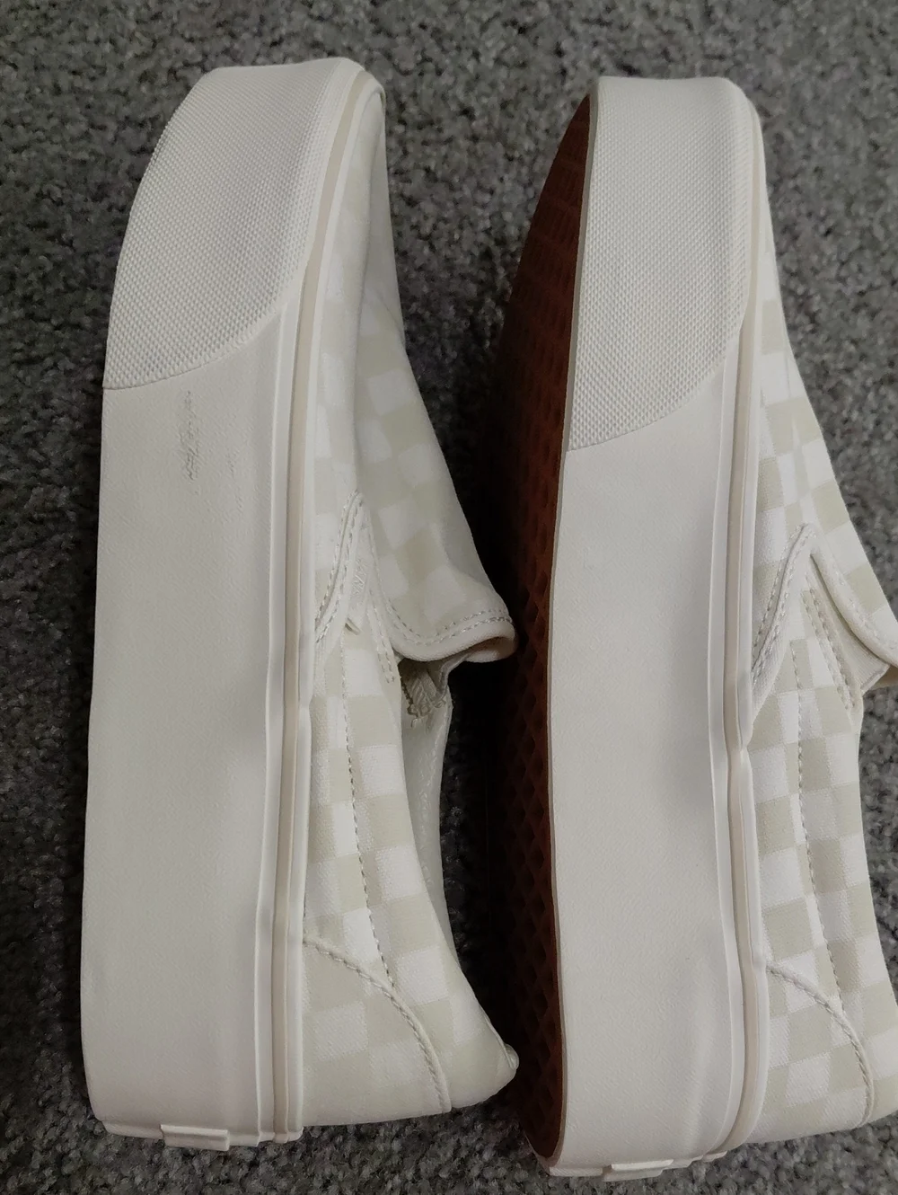 Vans Off the Wall Cream Checkered Slip-On platform Sneakers. Men’s 8 Women’s 9.5